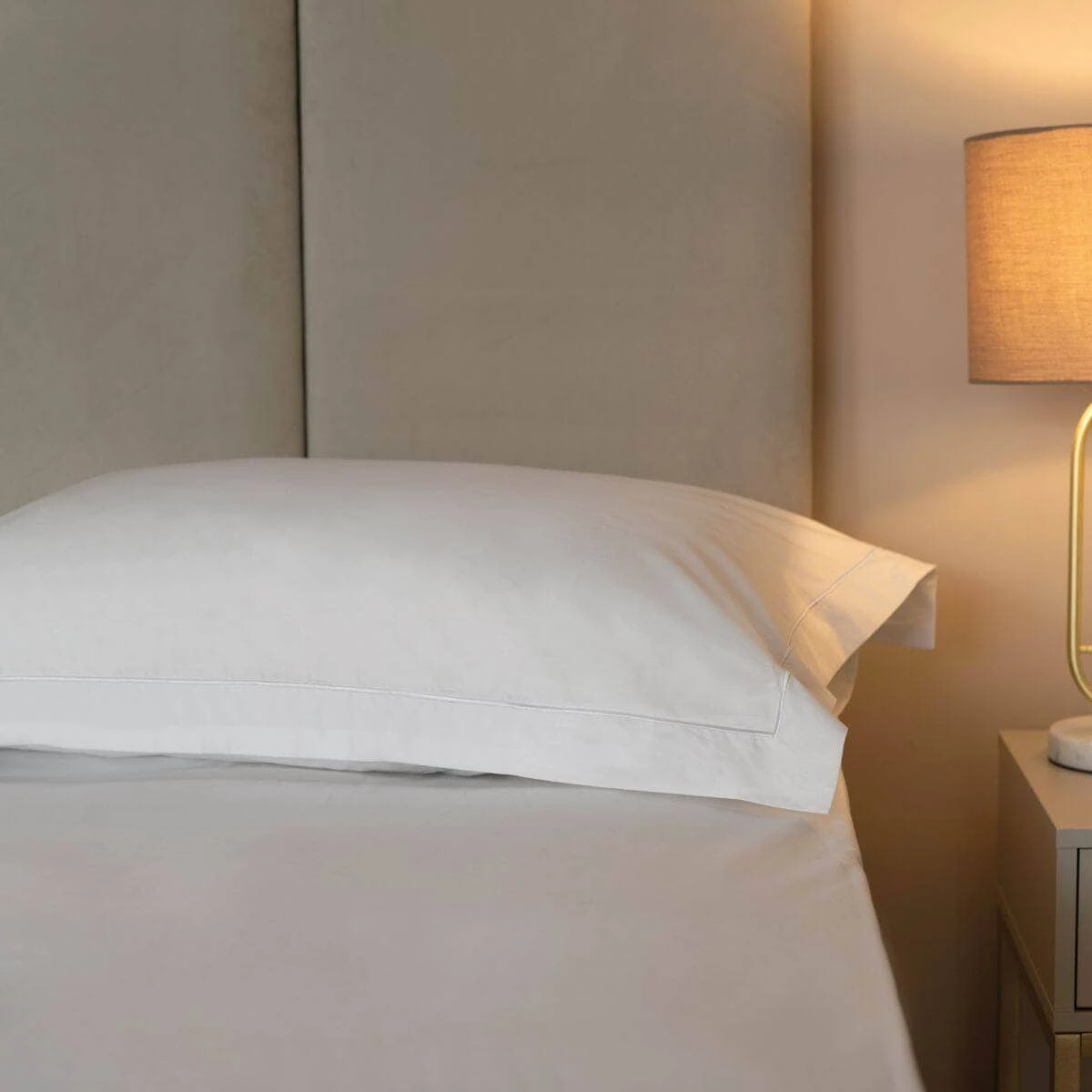 Egyptian Cotton 200 Count Housewife Pillowcase Pair - White 4 Egyptian Cotton 200 Count Housewife Pillowcase Pair - White - Image 2