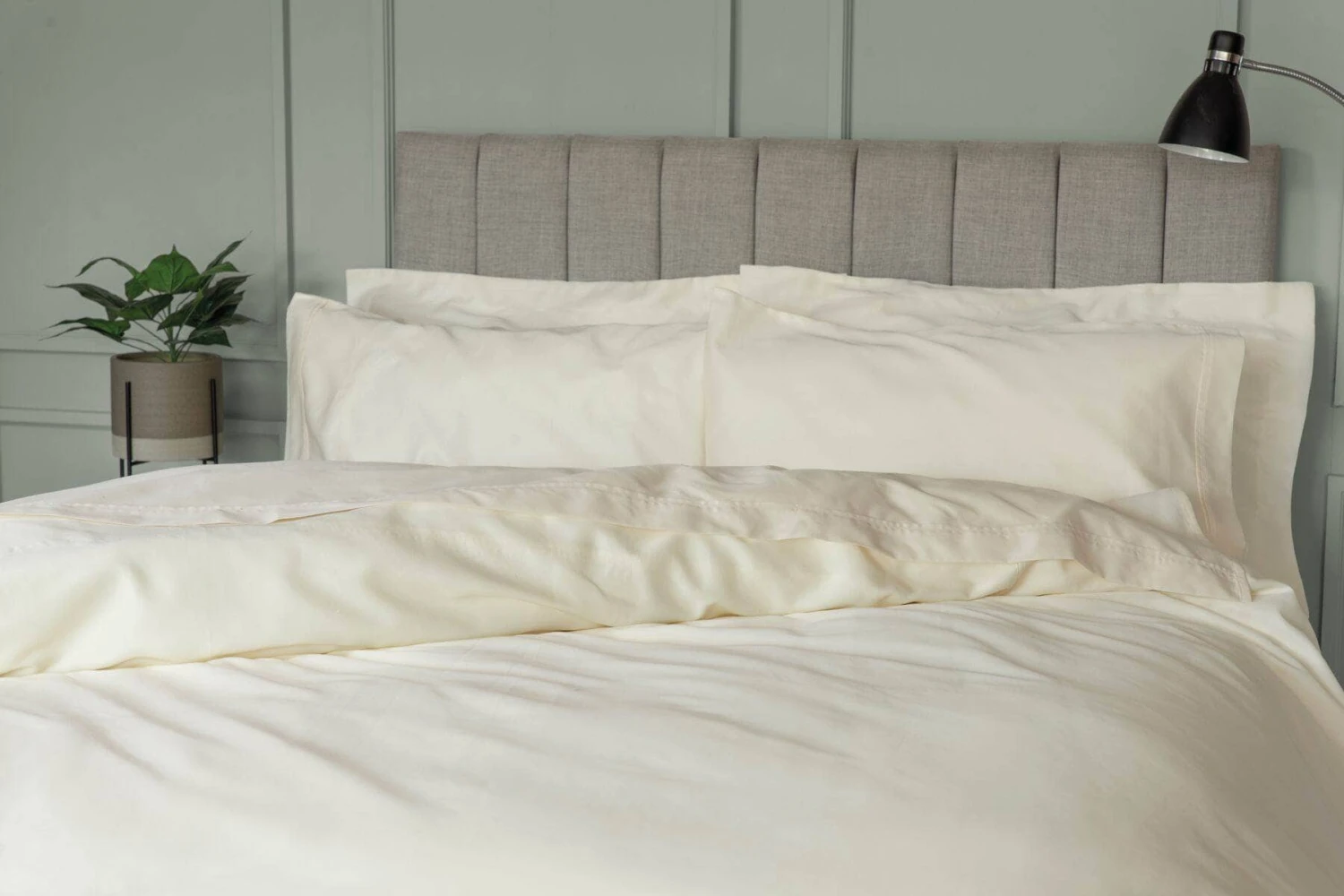 Premium Blend 500 Count Fitted Sheet - Ivory 3 Premium Blend 500 Count Fitted Sheet - Ivory