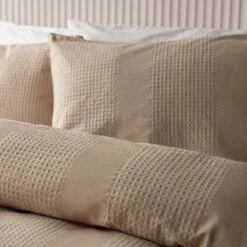 Latte Waffle Stripe Duvet Set - King Size 7 Latte Waffle Stripe Duvet Set - King Size -Taskers Sale Shop 1800x1200 fitbox waffle stripe latte close 21