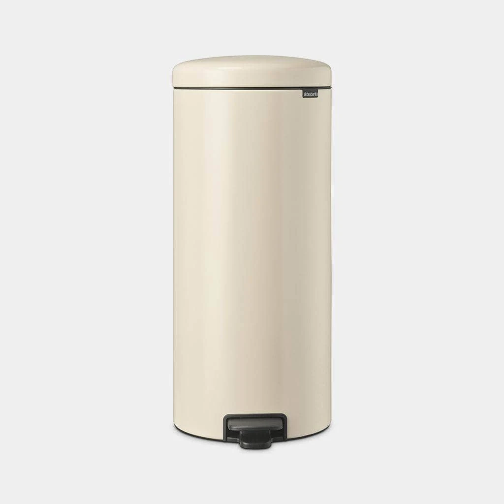 Brabantia Newlcon Pedal Bin 30 Litre - Soft Beige 3 Brabantia Newlcon Pedal Bin 30 Litre - Soft Beige