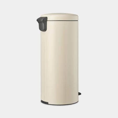 Brabantia Newlcon Pedal Bin 30 Litre - Soft Beige 6 Brabantia Newlcon Pedal Bin 30 Litre - Soft Beige - Image 4