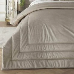 Chic Bedspread - Linen