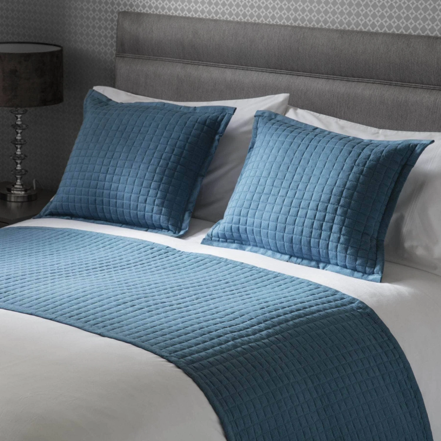 Crompton Runner - Cobalt 3 Crompton Runner - Cobalt