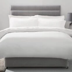 Egyptian Cotton 200 Count Duvet Cover - White -Taskers Sale Shop Egyptian Cotton 200 Count Duvet Cover 1