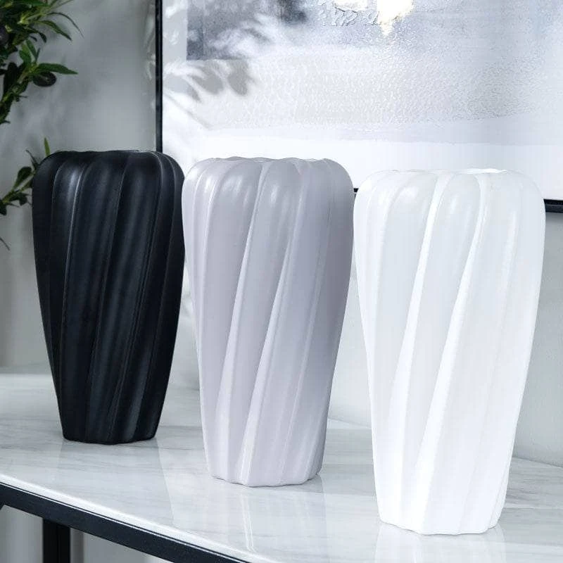 Grey Matte Paint Vase - 14.8 X 29cm 7 Grey Matte Paint Vase - 14.8 X 29cm - Image 5