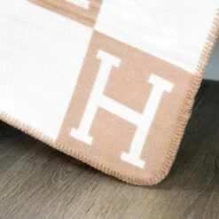 Letter H Throw - Natural -Taskers Sale Shop IMG 1427 e95ce981 cb20 4861 a557 a8863f2515d9