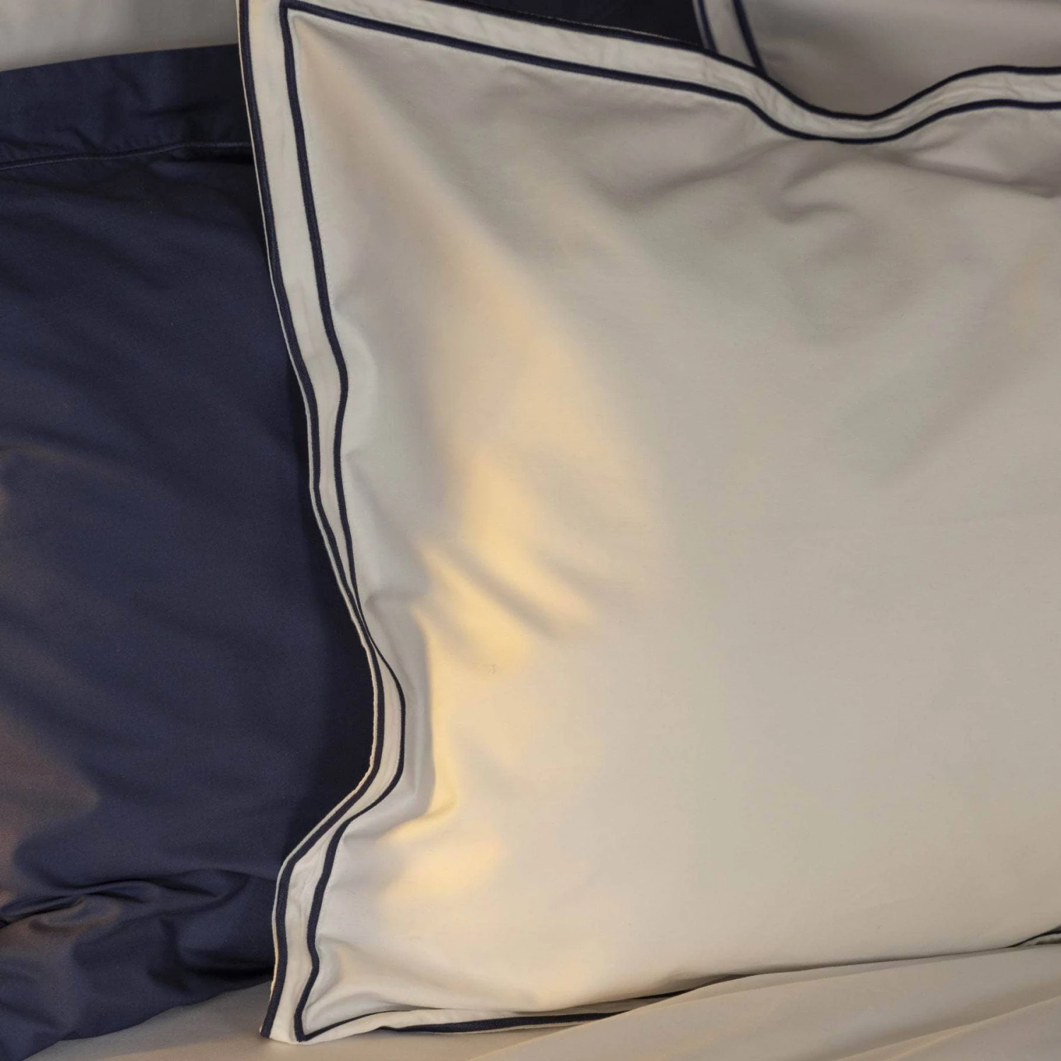 Savoy Navy Duvet Set - Multiple Sizes 6 Savoy Navy Duvet Set - Multiple Sizes - Image 4